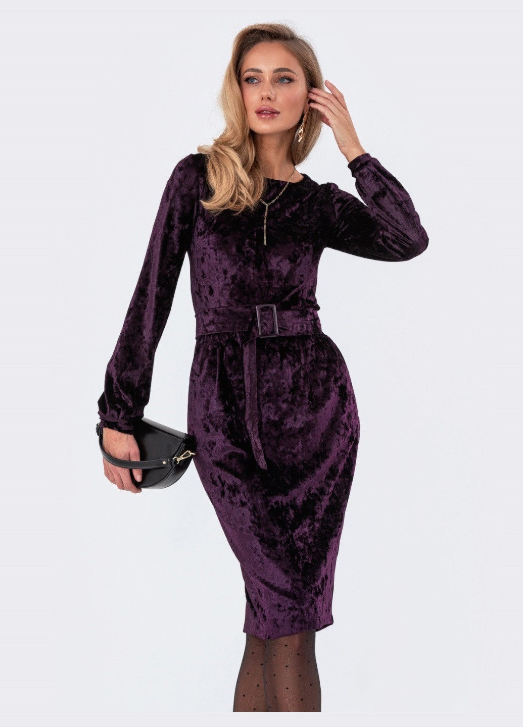 Фиолетовое обтягивающее платье-миди из бархата фиолетовое Dressa
