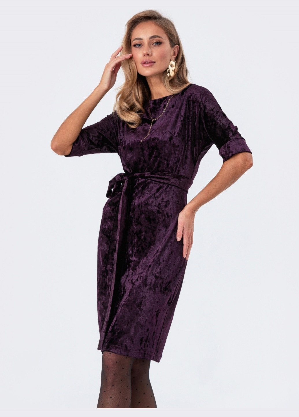 Фиолетовое бархатное платье до колен с цельнокроеным рукавом фиолетовое Dressa