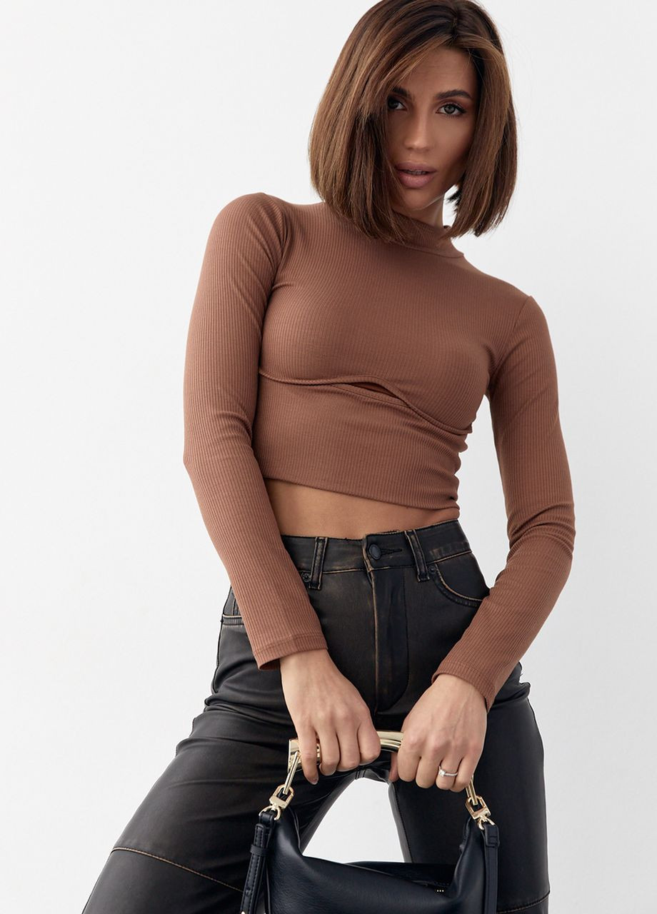 Коричневый демисезонный трикотажный кроп-топ с фигурным швом и вырезом Lurex