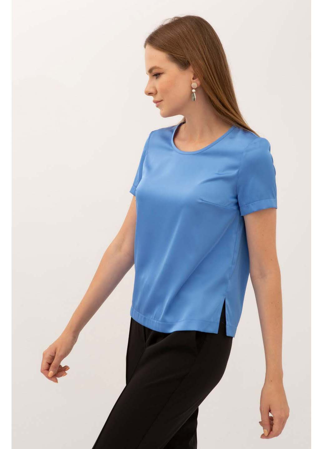 Блакитна демісезонна блузка Lesia Ламін 212