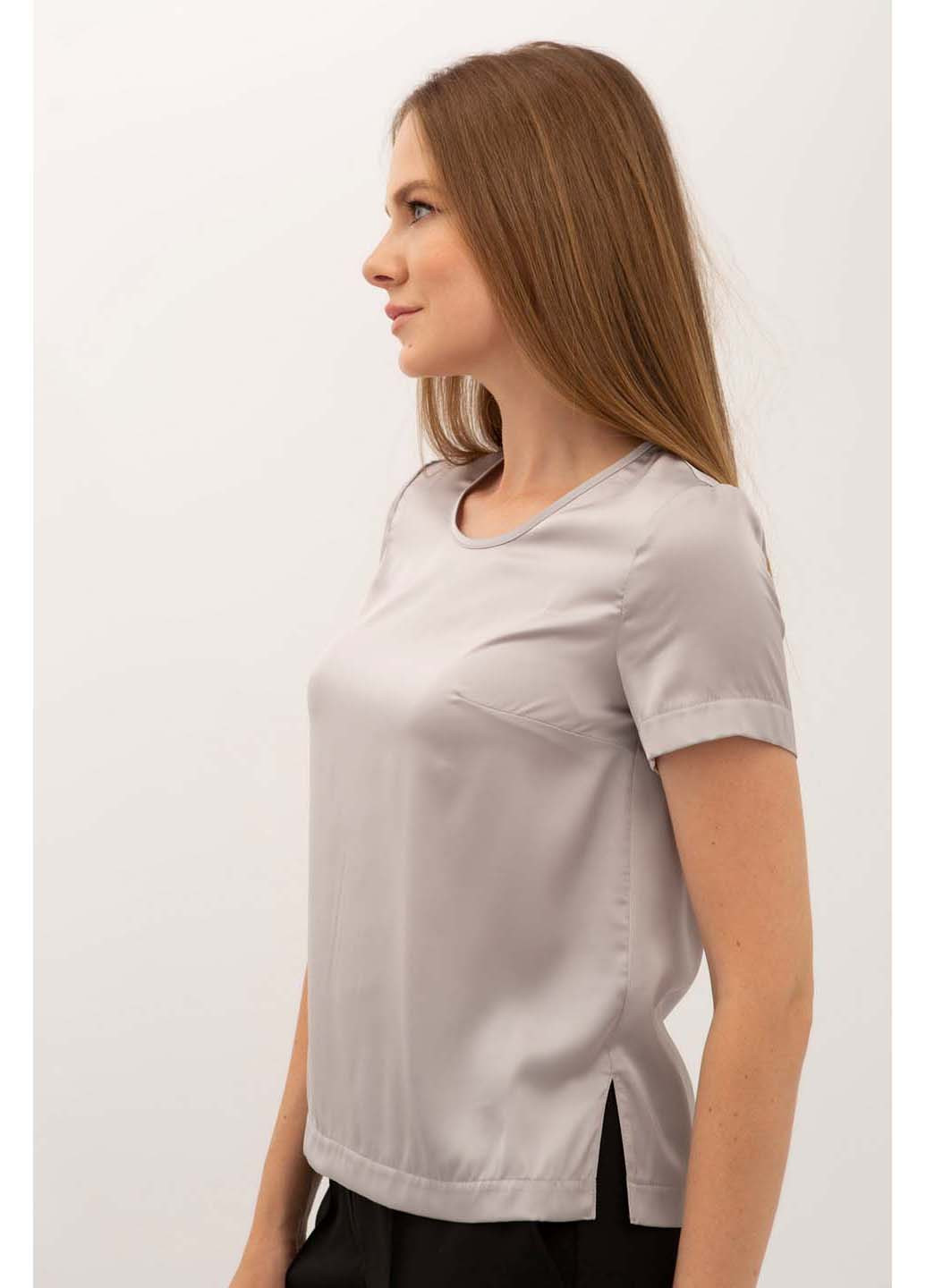 Серая демисезонная блуза Lesia Ламін 211