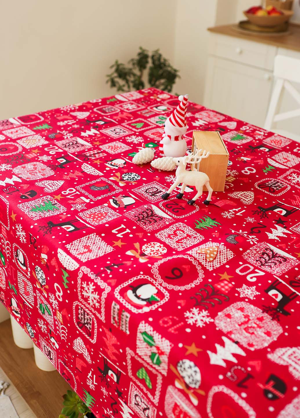 Новорічна скатертина "Різдвяний календар" 2.2м х 1.5м (розкладний стіл) Homedec - (271979680)