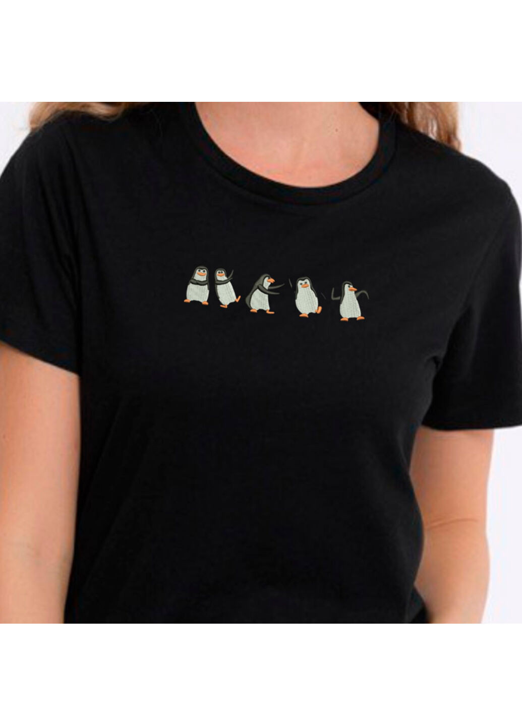 Черная футболка с вышивкой пингвинов 02-2 женская черный s No Brand