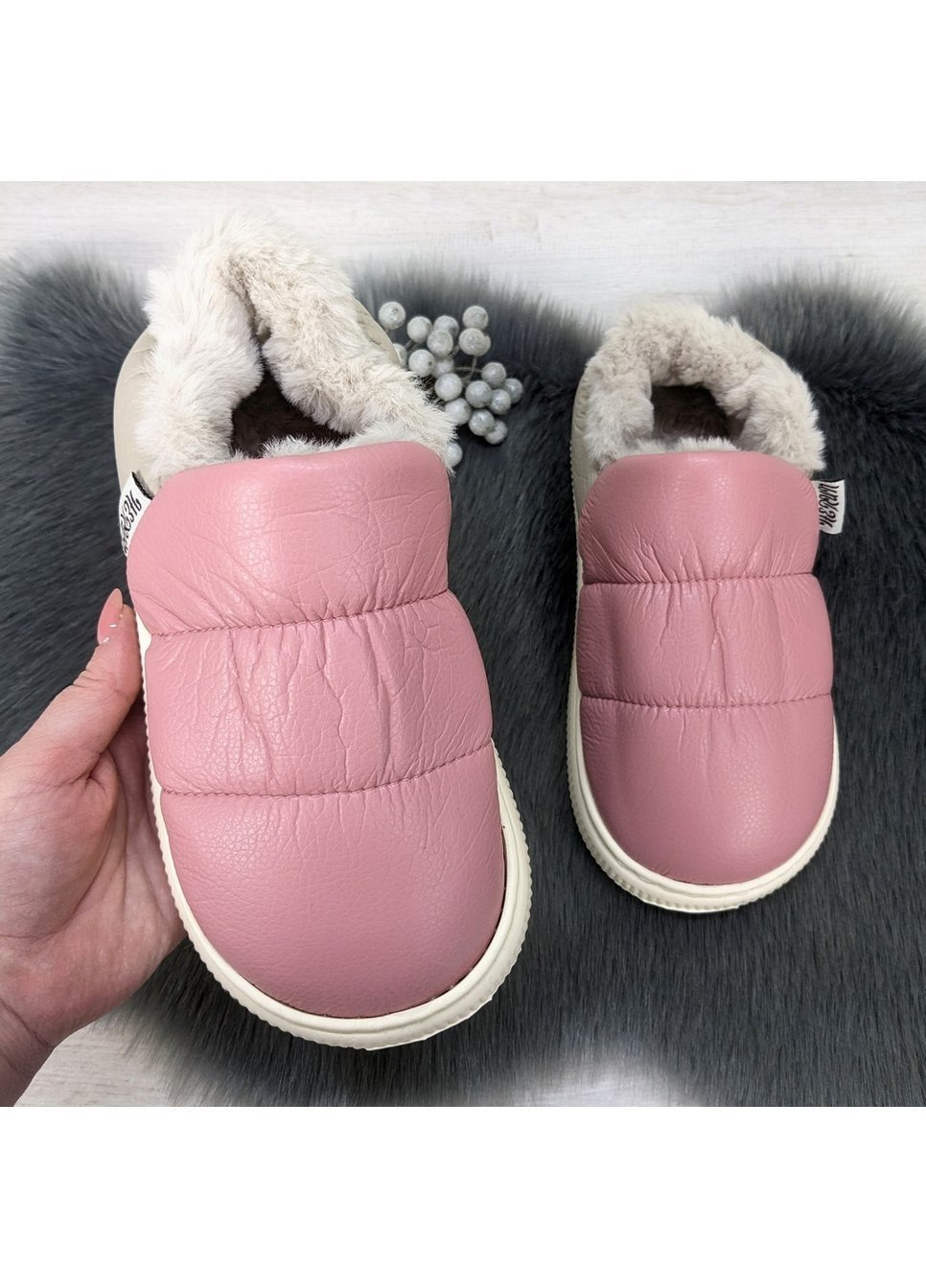 Тапочки жіночі чуні із задником еко-шкіра на хутрі Lion (271997784)