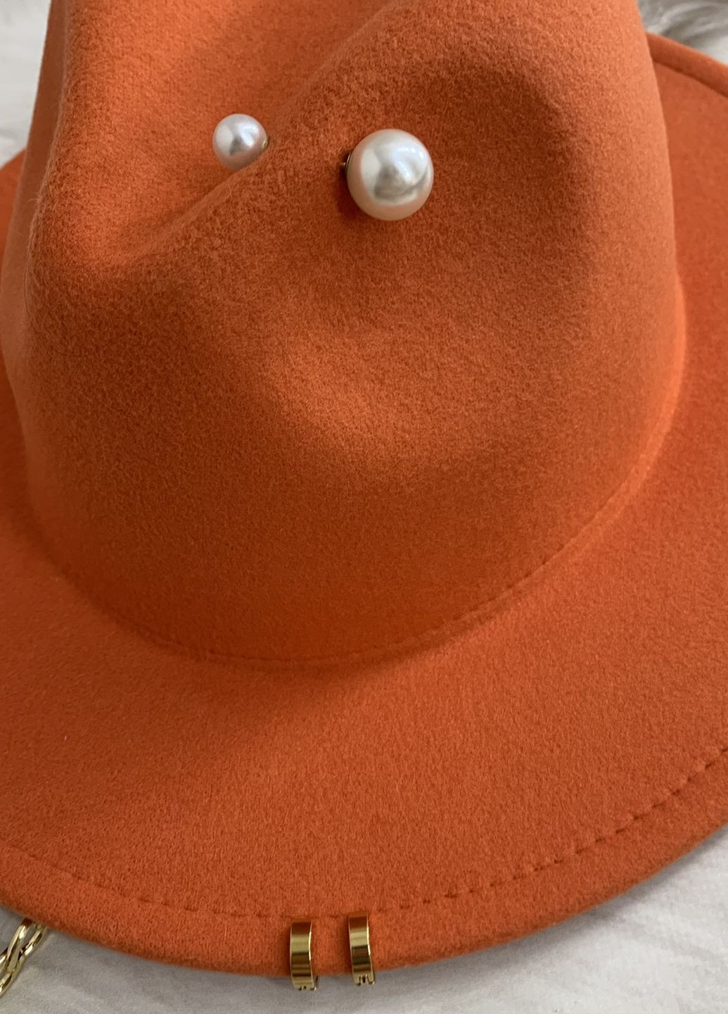 Капелюх Федора з ланцюжком і пірсінгом помаранчевий з регулюванням розміру No Brand (272821458)