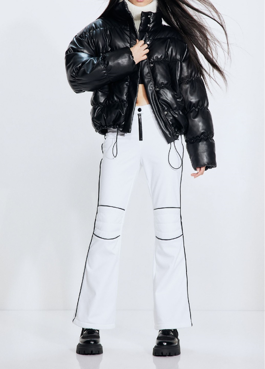 Белые спортивные зимние брюки H&M