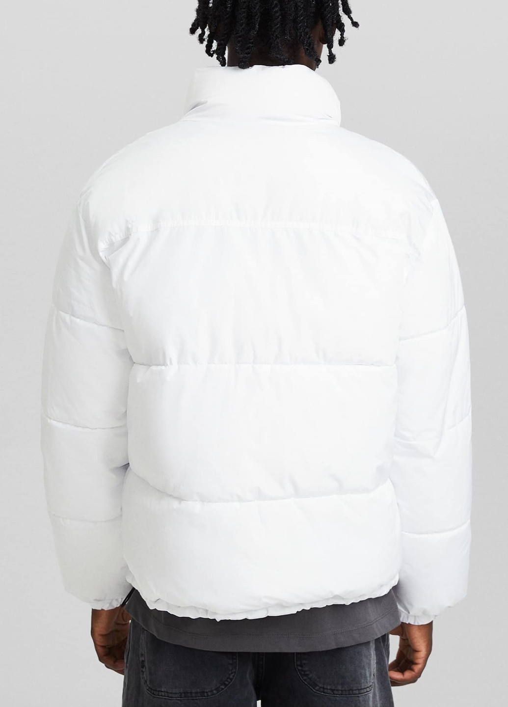 Белая демисезонная куртка Bershka