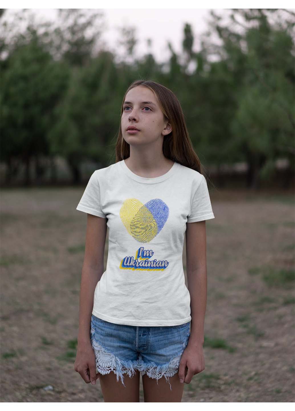 Біла футболка i'm ukrainian. серце з відбитків Кавун