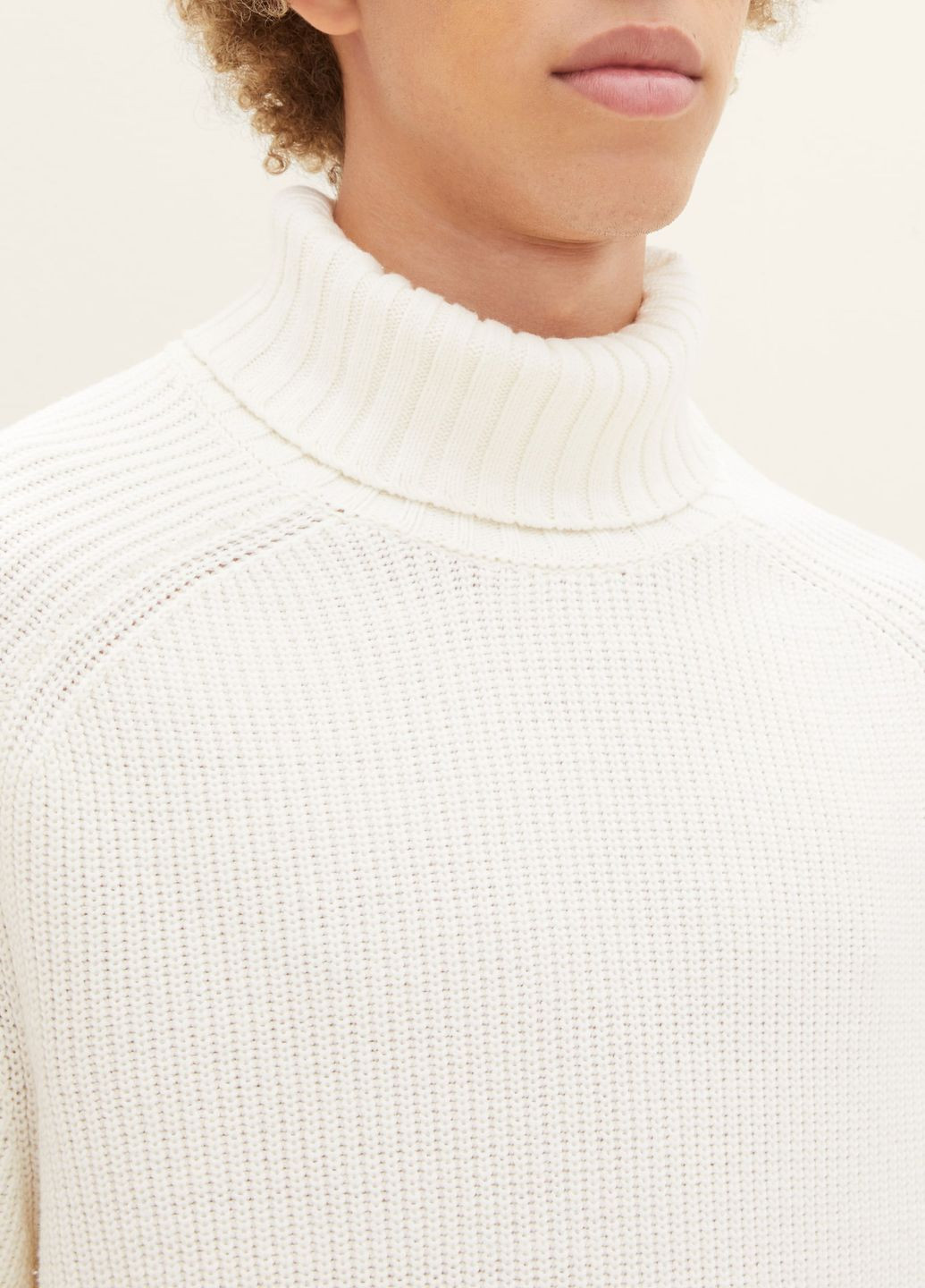 Белый демисезонный свитер Tom Tailor