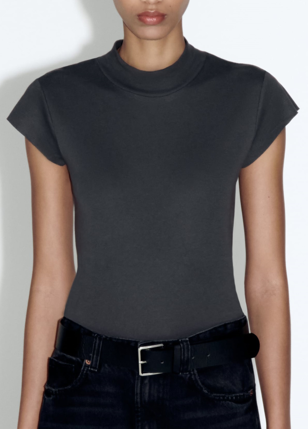 Темно-сіра літня футболка Zara