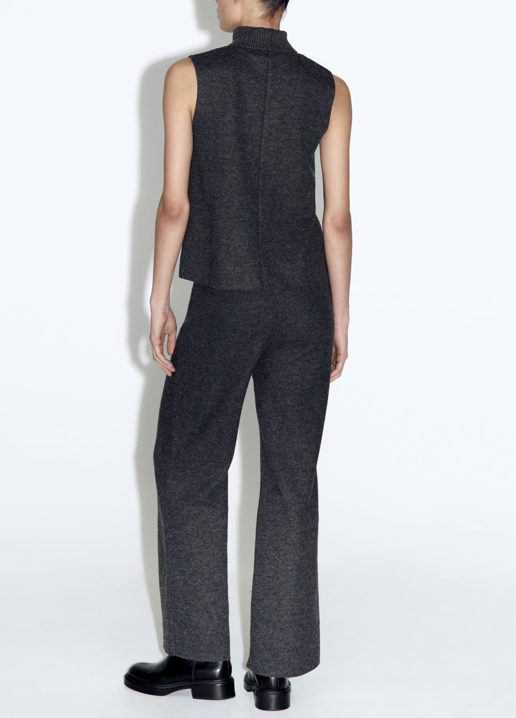 Темно-серый летний свитер Zara