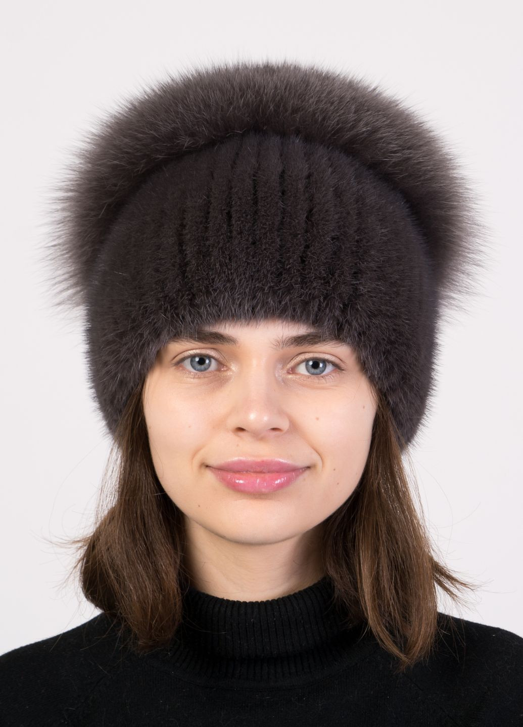 Зимова жіноча в'язана норкова шапка з помпоном з хутра песця Меховой Стиль стрекоза (274063769)