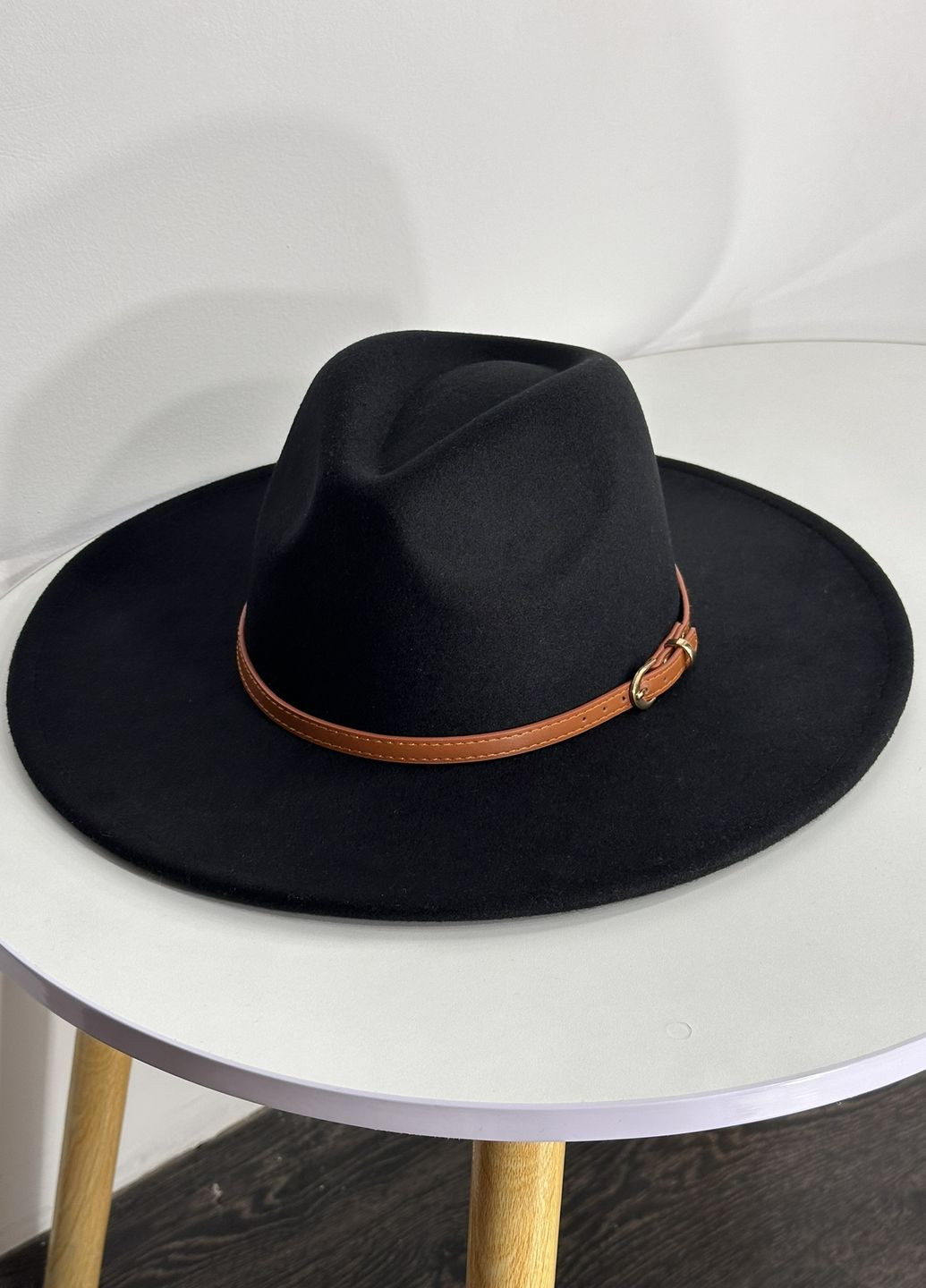 Шляпа Федора с широкими полями 9,5 см и ремешком VOGUE черная No Brand (275334203)