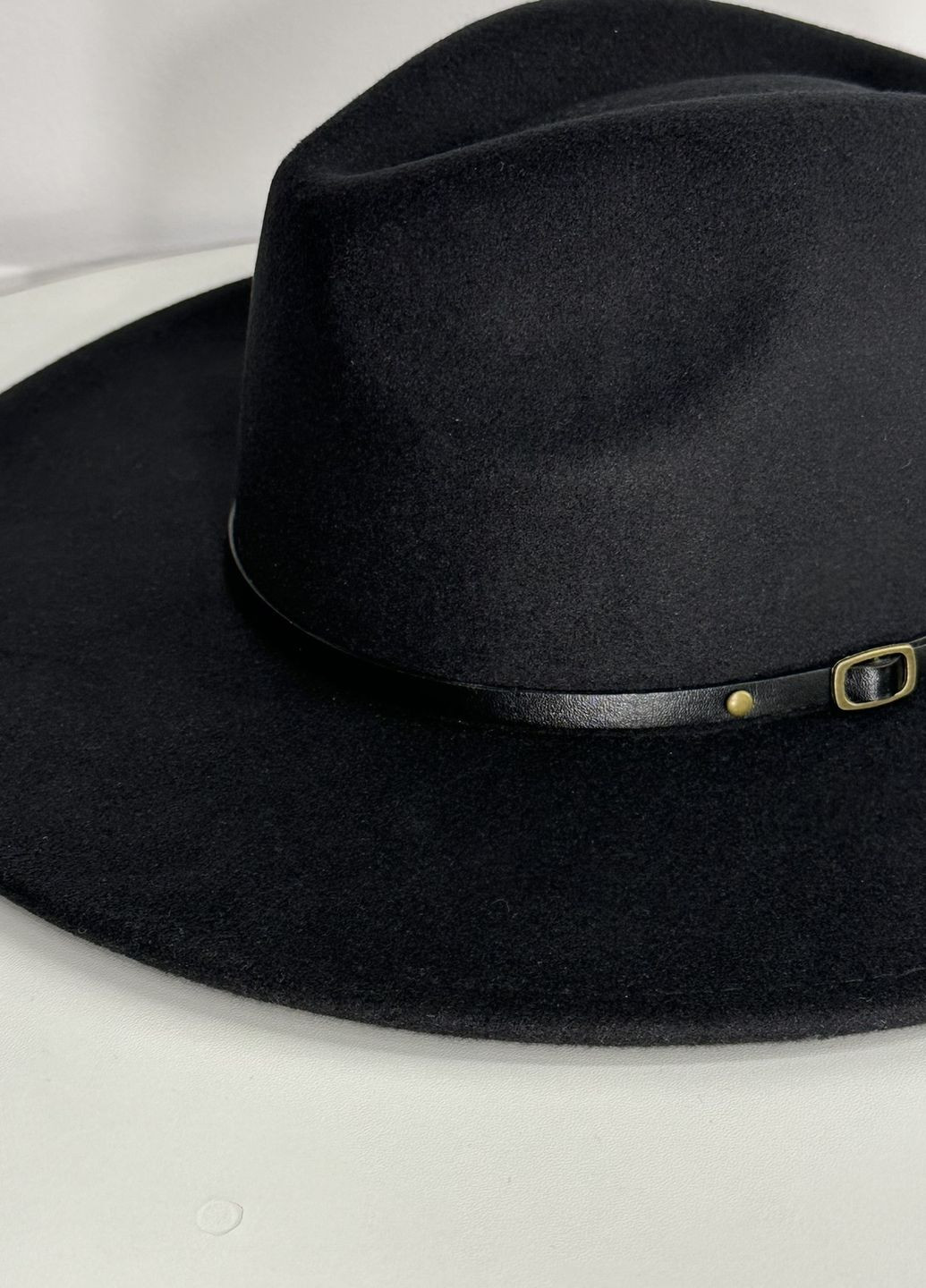 Шляпа Федора с широкими полями 9,5 см и ремешком CLASSIC черная No Brand (275334211)