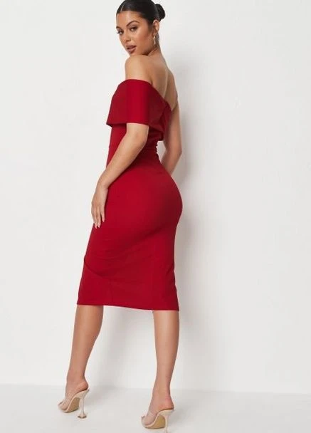 Червона сукня Missguided