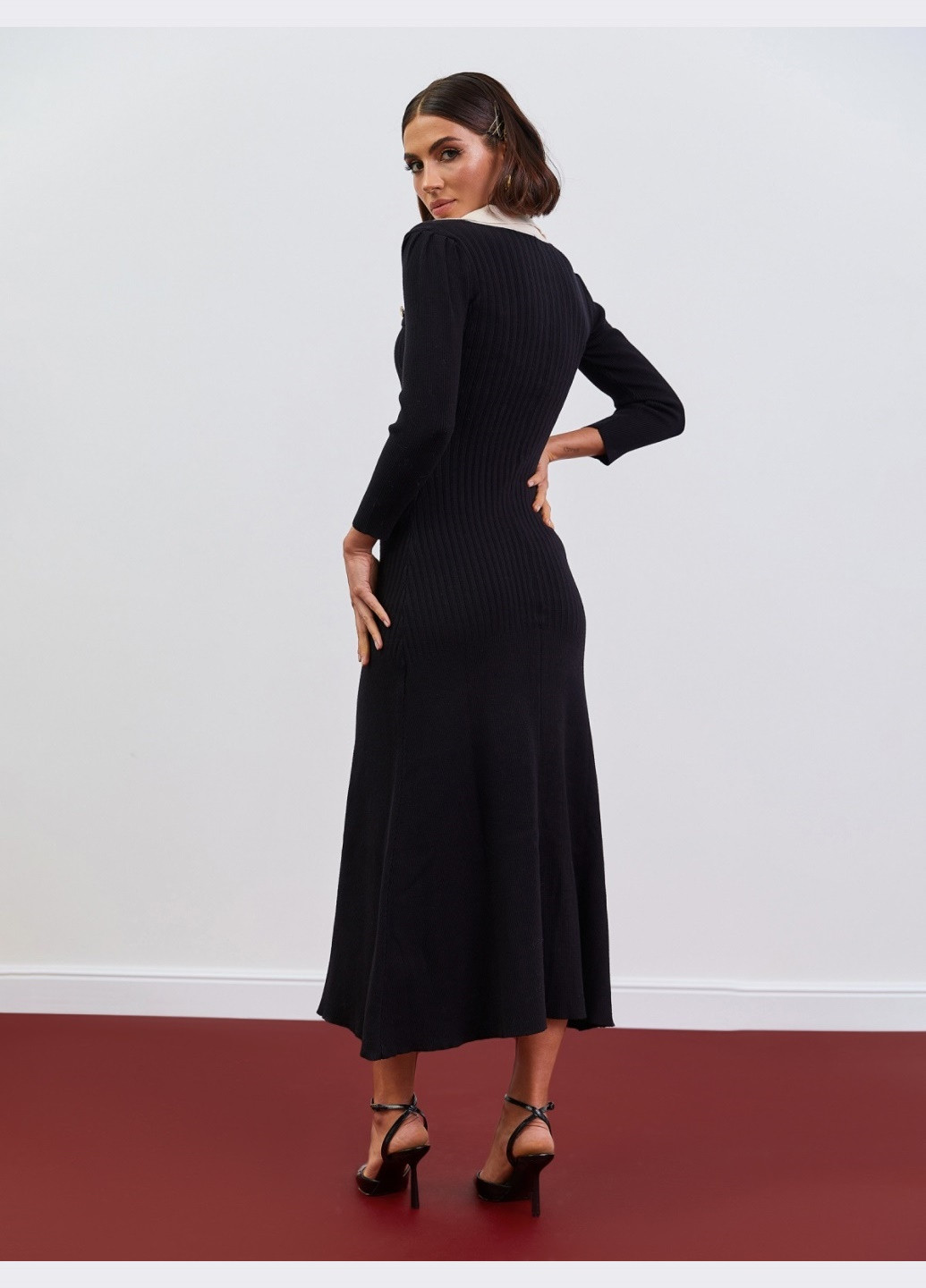 Черное длинное платье-рубашка чёрного цвета на пуговицах Dressa