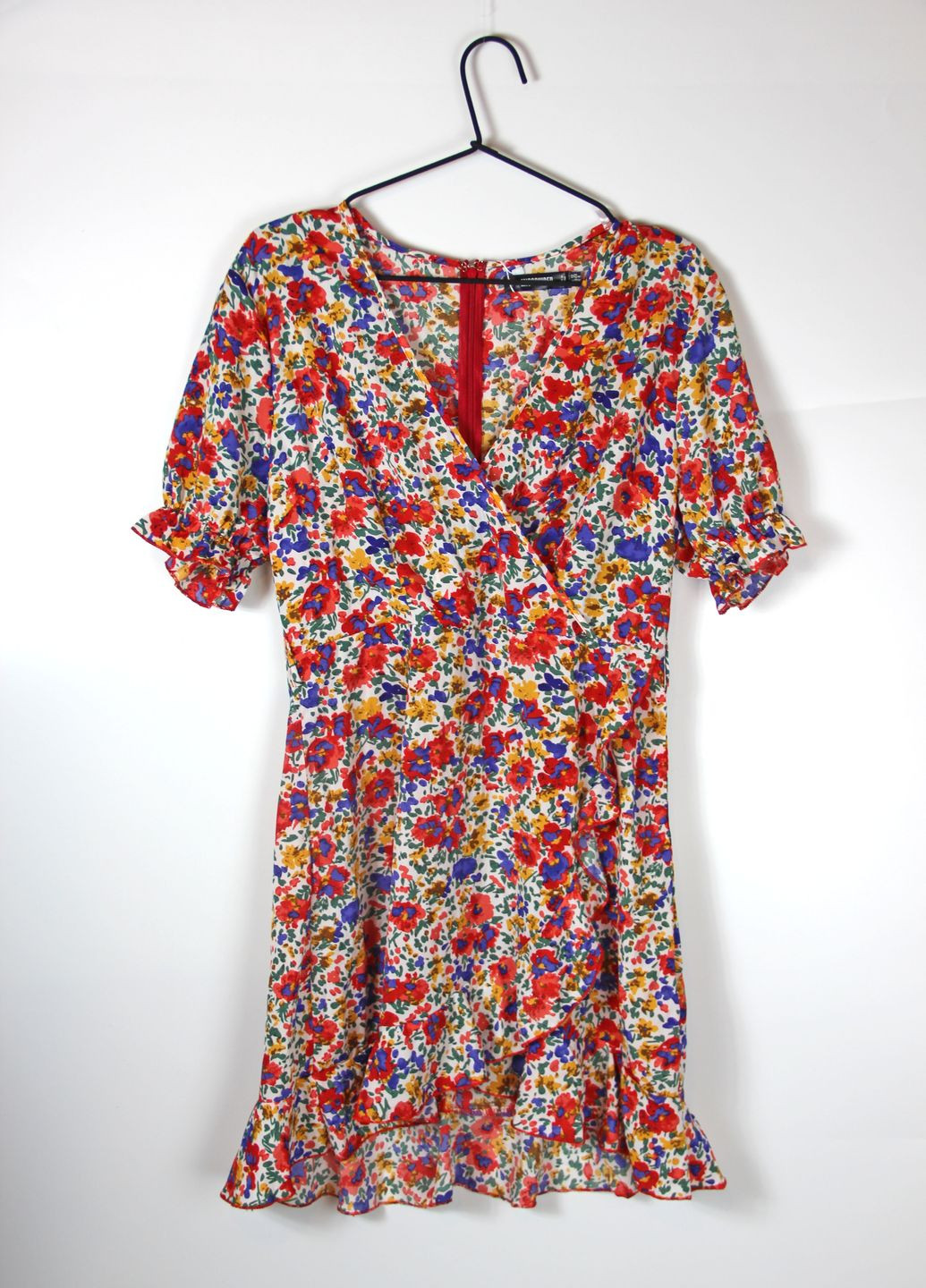 Красное платье Missguided