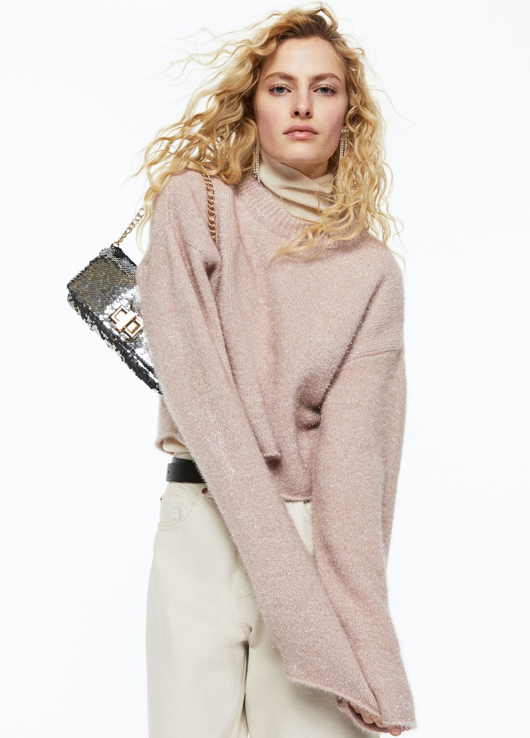 Пудровый зимний свитер H&M