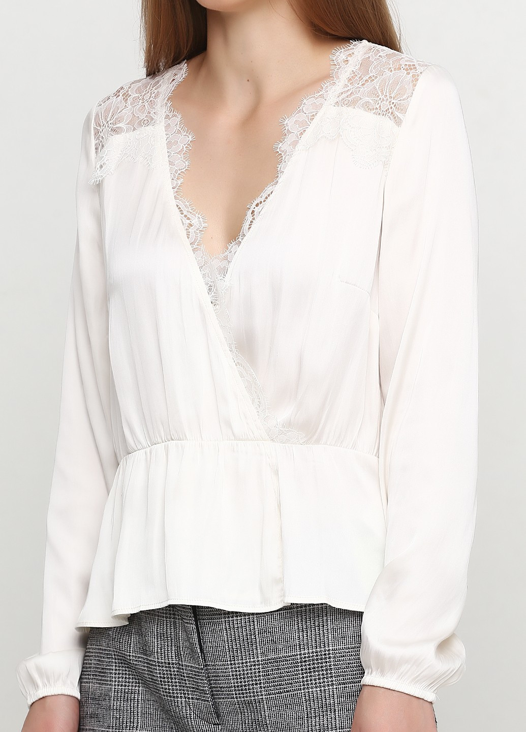 Молочная блуза с микро-дефектом H&M