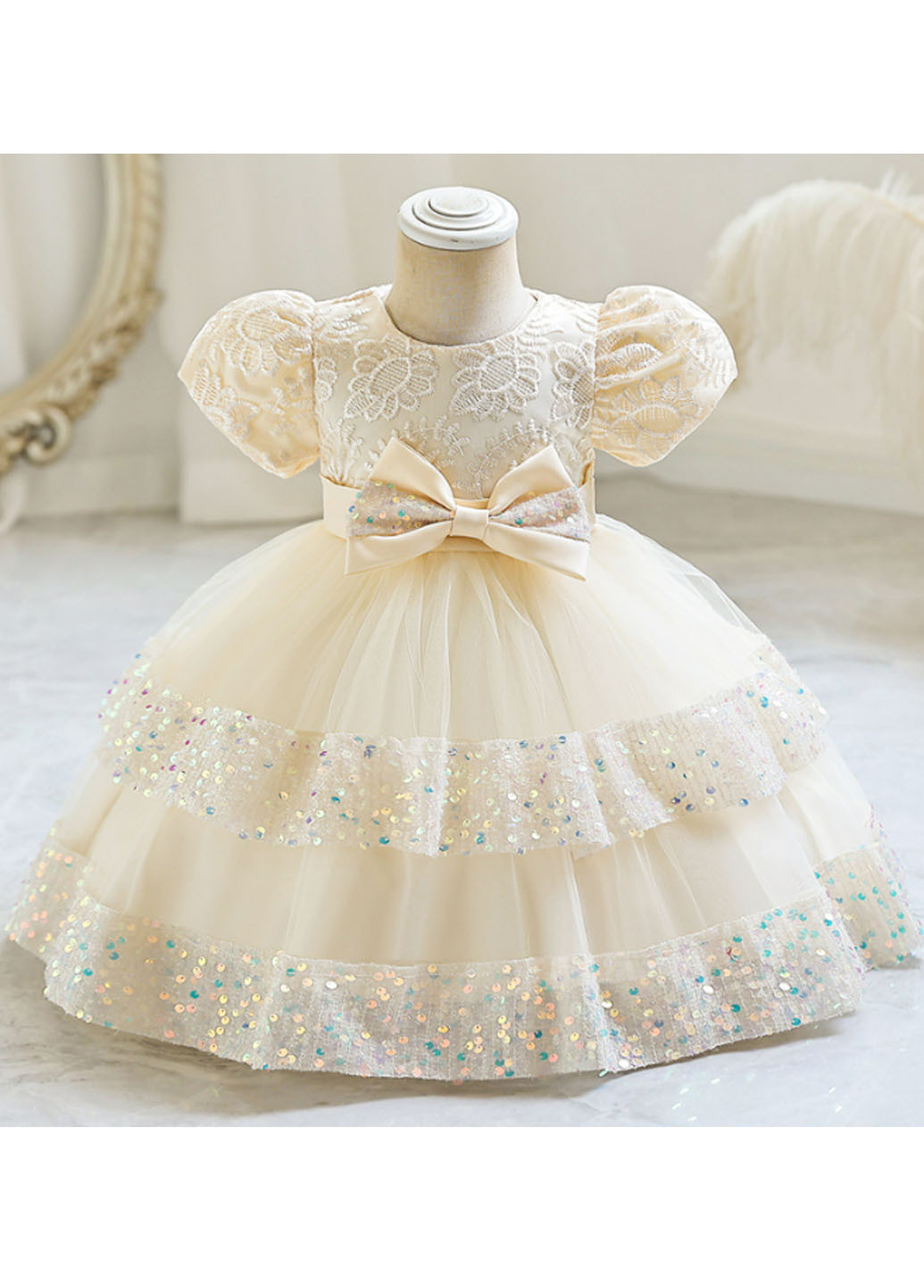 Молочное праздничное платье No Brand (276254651)