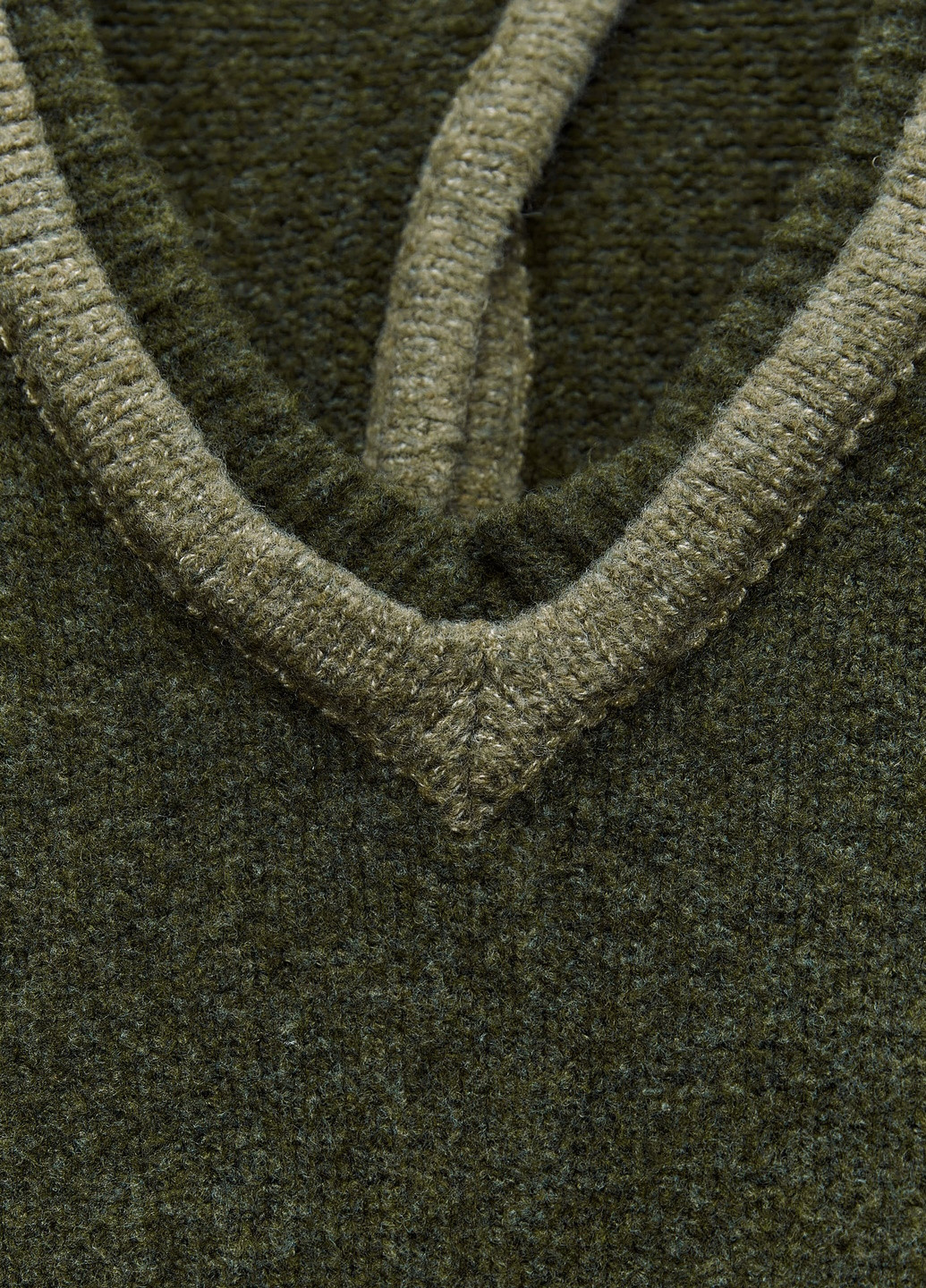 Темно-зеленый демисезонный свитер Zara