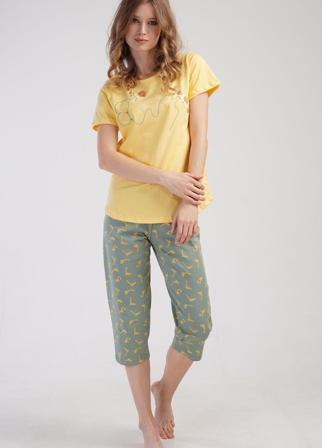 Желтая всесезон пижама ( футболка, бриджи) футболка + бриджи Vienetta