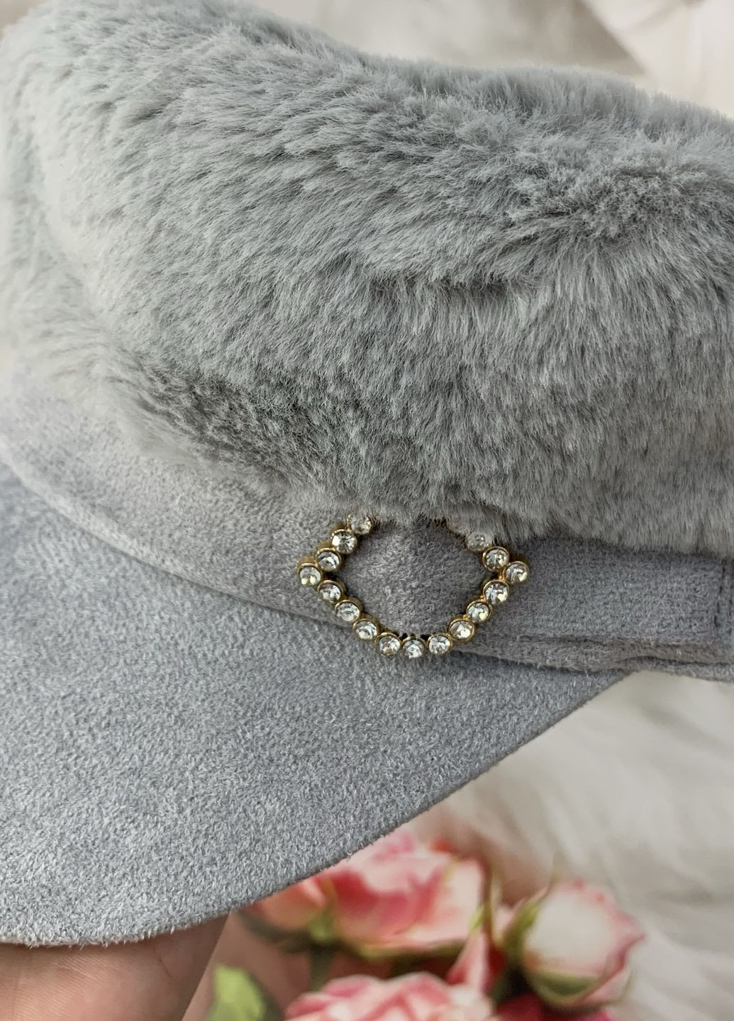 Жіноча кепка картуз плюшева з пряжкою та регулюванням розміру No Brand (276525639)