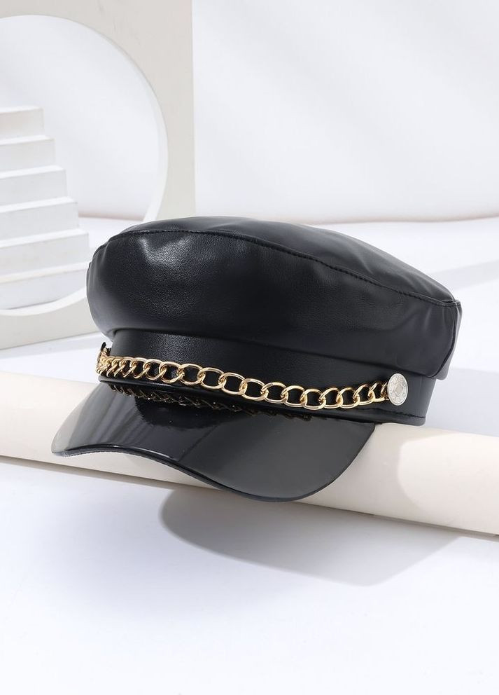Женская кепка картуз из кожзама с цепью и лаковым козырьком No Brand (276525631)