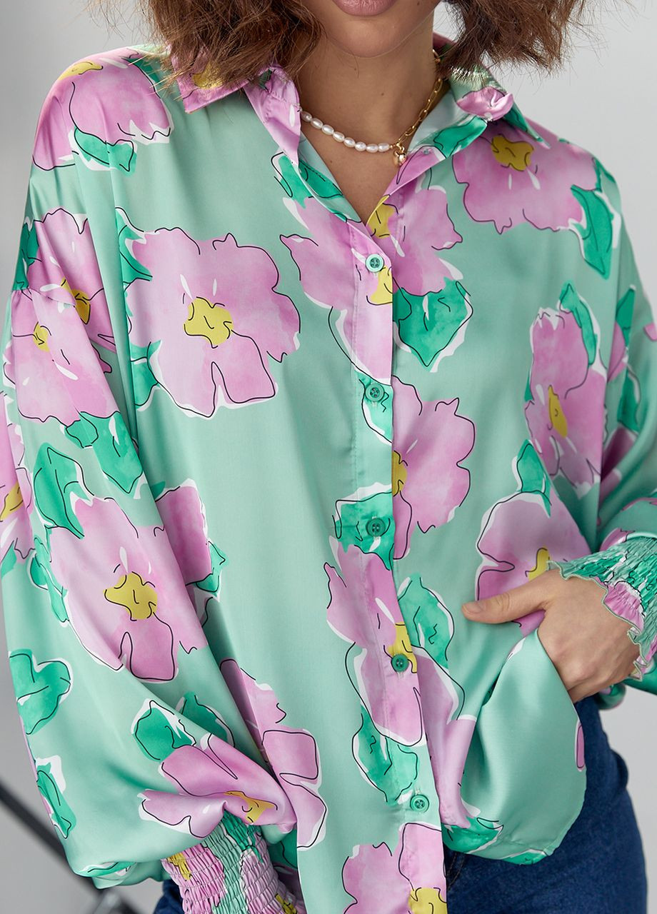 Салатовая демисезонная шелковая блуза на пуговицах с узором в цветы Lurex