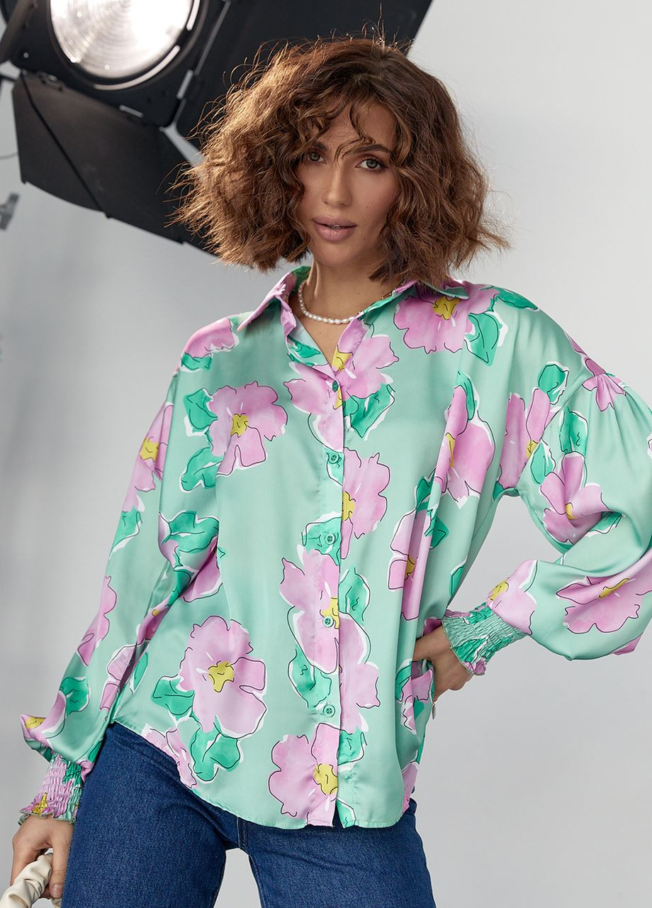 Салатова демісезонна шовкова блуза на гудзиках з візерунком у квіти Lurex