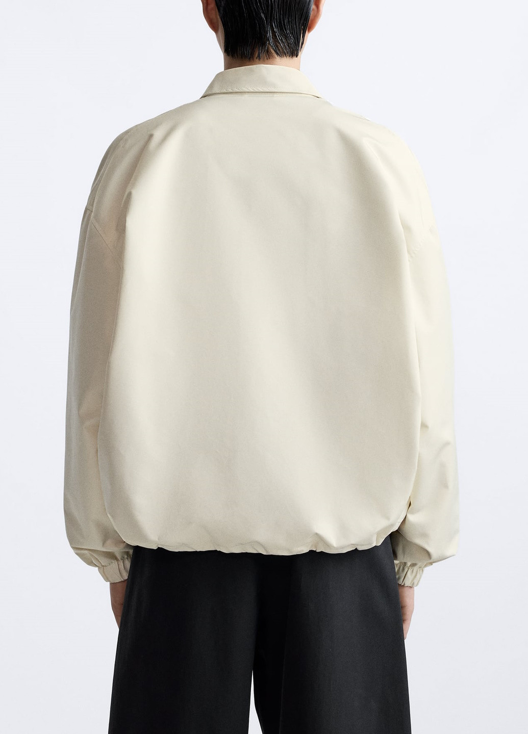 Молочна демісезонна куртка Zara