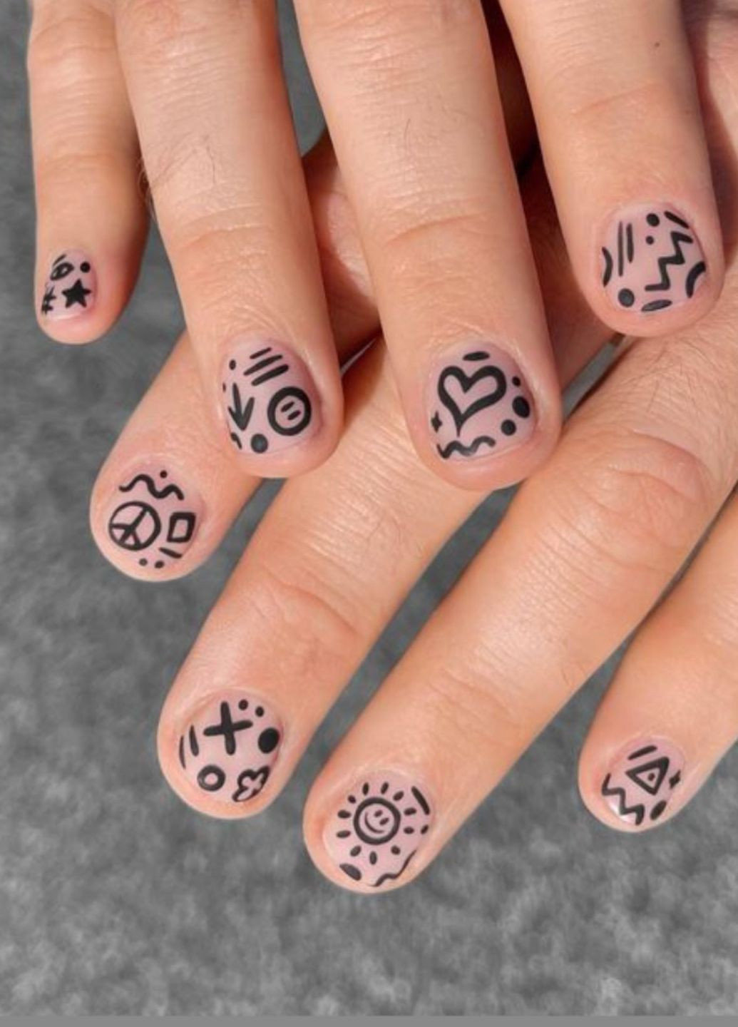 Екстракороткі накладні нігті зі скотчем і пилочкою базові з дизайном 24 шт 203 Nails (276775883)