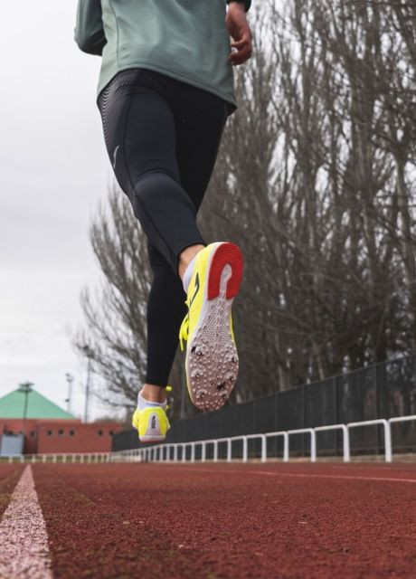 Жовті кросівки spikes чоловічі бігові з шипами, лимонні 6729 Joma Модель