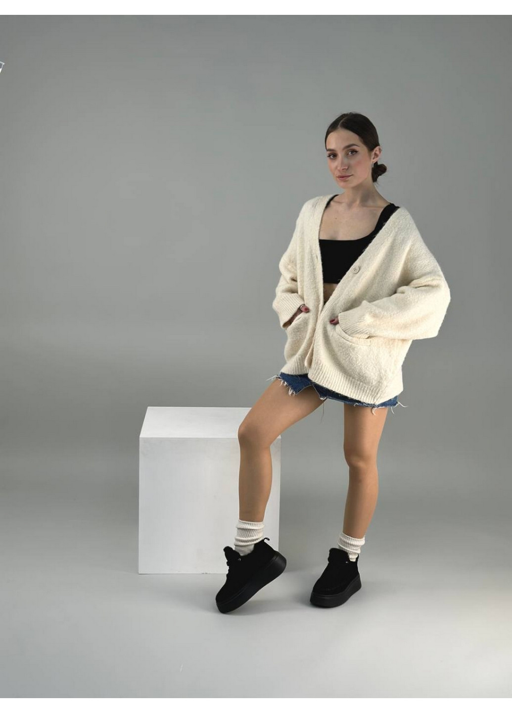 Чорні жіночі замшеві кеди 41 VZUTIK