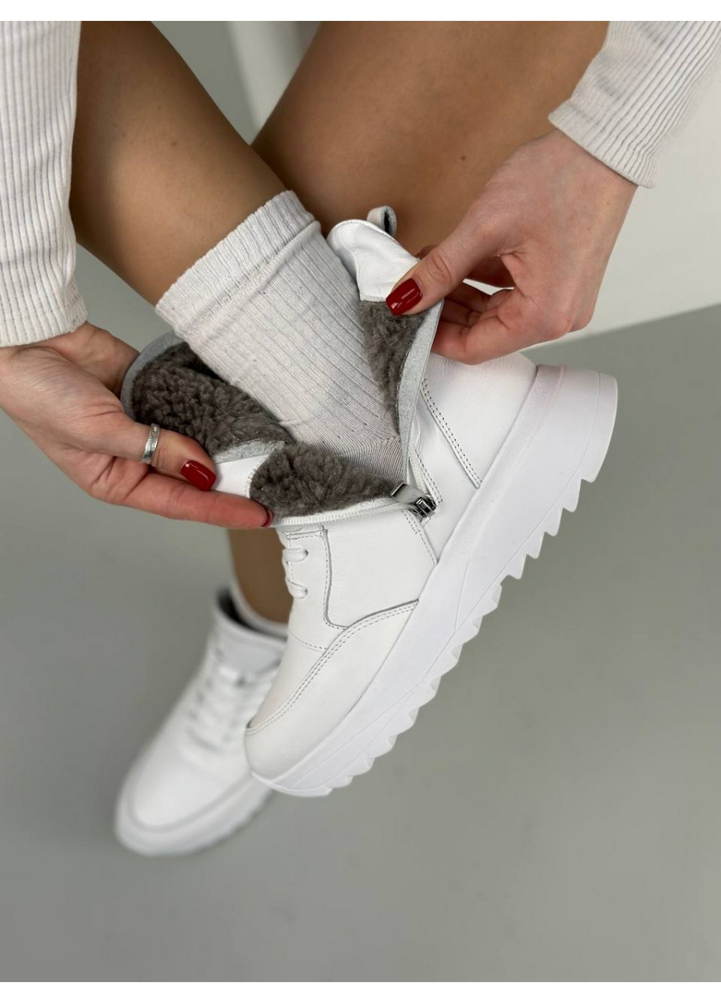 Жіночі шкіряні кросівки 37 VZUTIK білі зими (277152328)