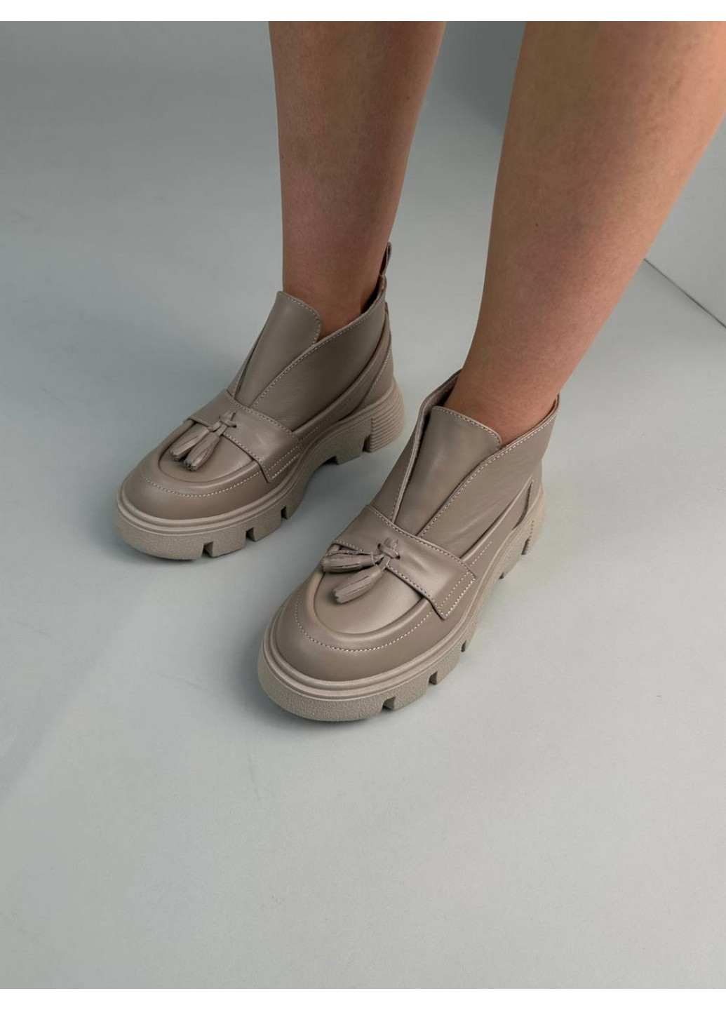 VZUTIK Жіночі шкіряні лофери 38 бежевий з натуральна шкіра, україна — демісезон (277153201)