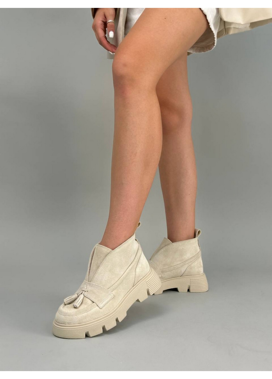 VZUTIK Женские замшевые лоферы 36 песочный з натуральная замша, украина — зима (277156281)