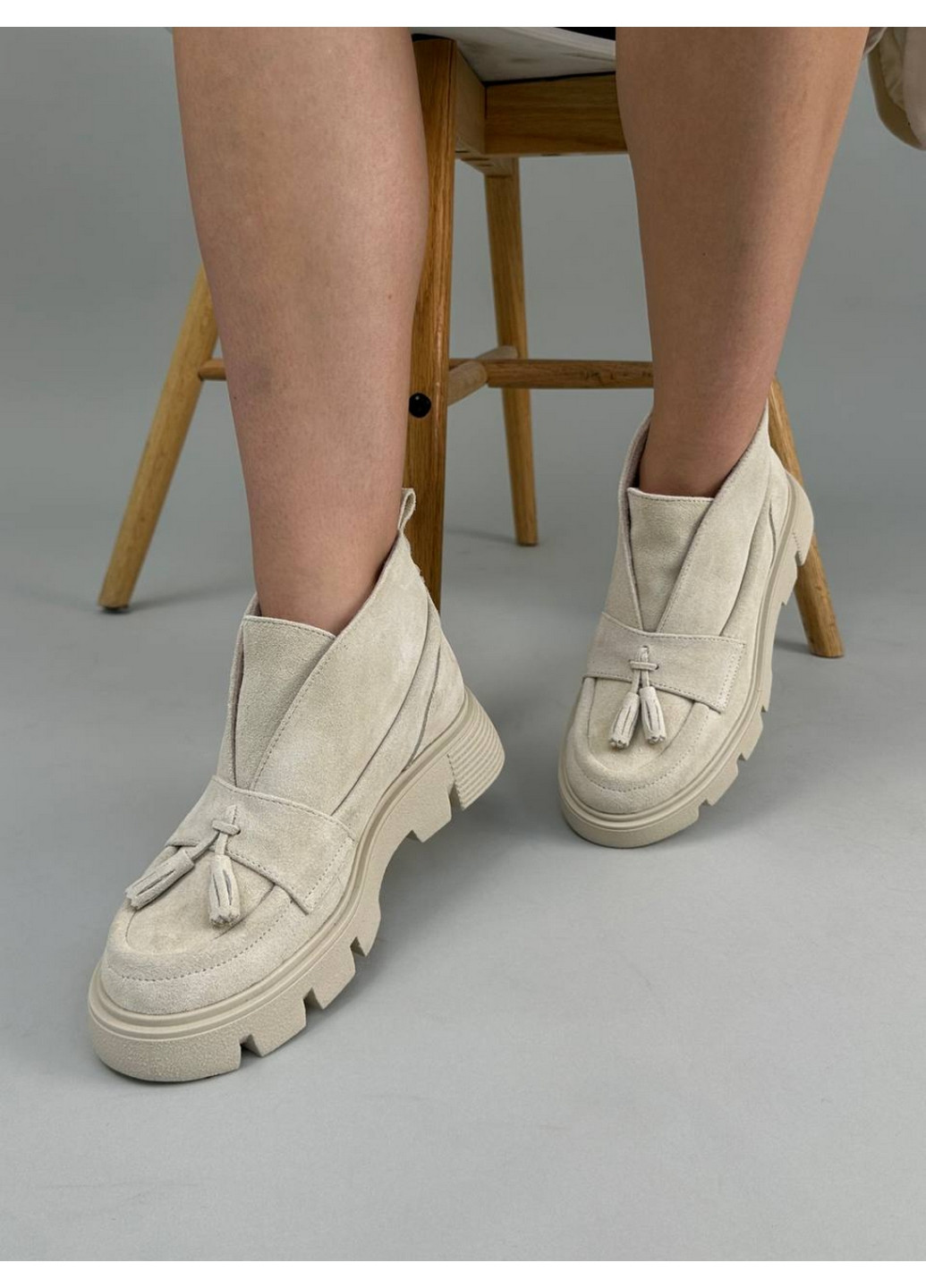 VZUTIK Женские замшевые лоферы 36 песочный з натуральная замша, украина — зима (277156281)