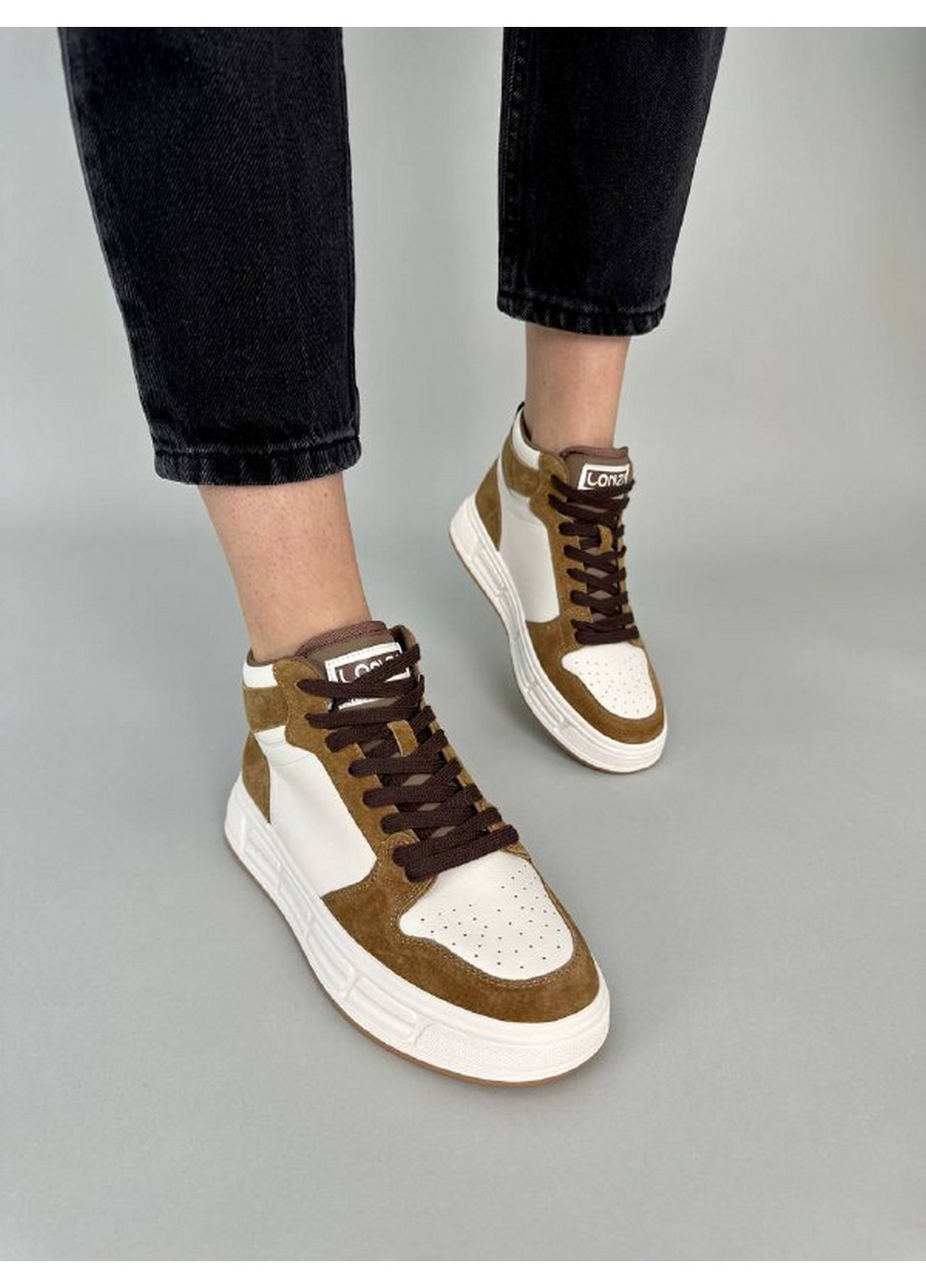 Молочные кожаные женские кеды VZUTIK