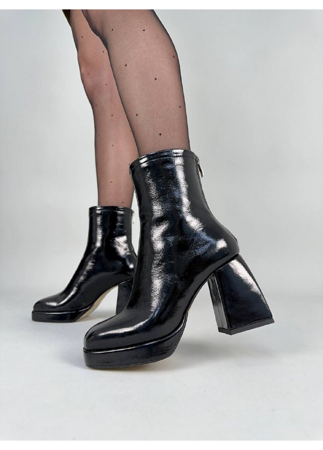 Чорні демісезонна шкіряні жіночі ботильйони VZUTIK