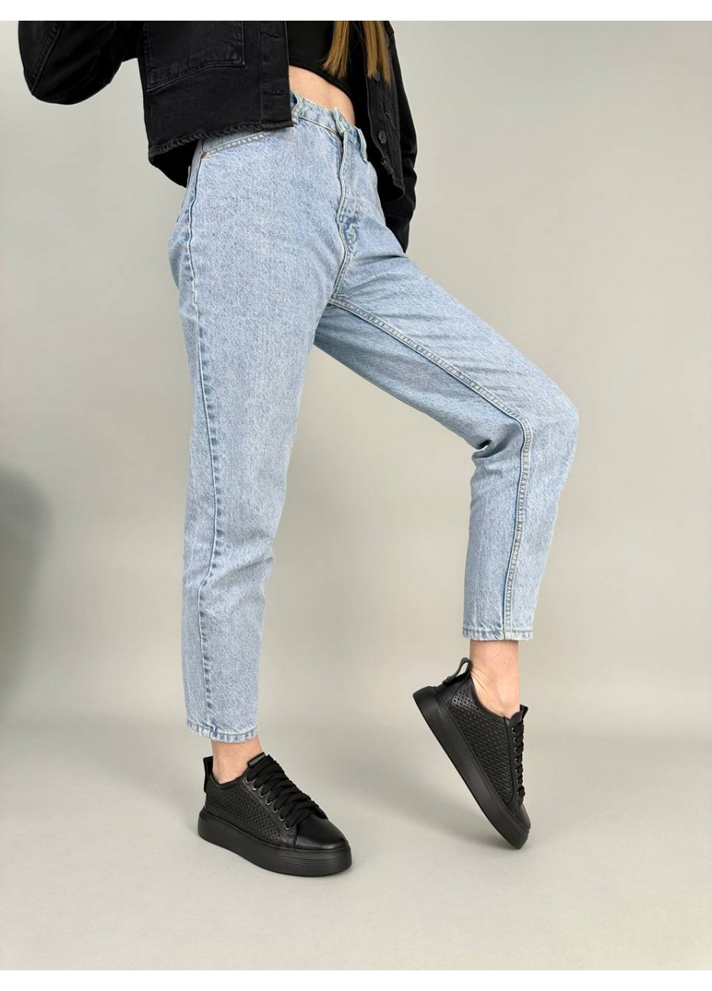 Чорні шкіряні жіночі кеди VZUTIK