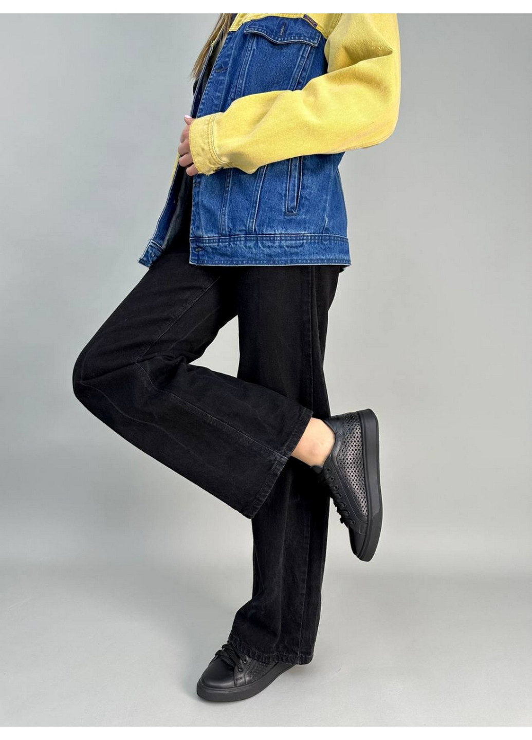 Чорні шкіряні жіночі кеди VZUTIK