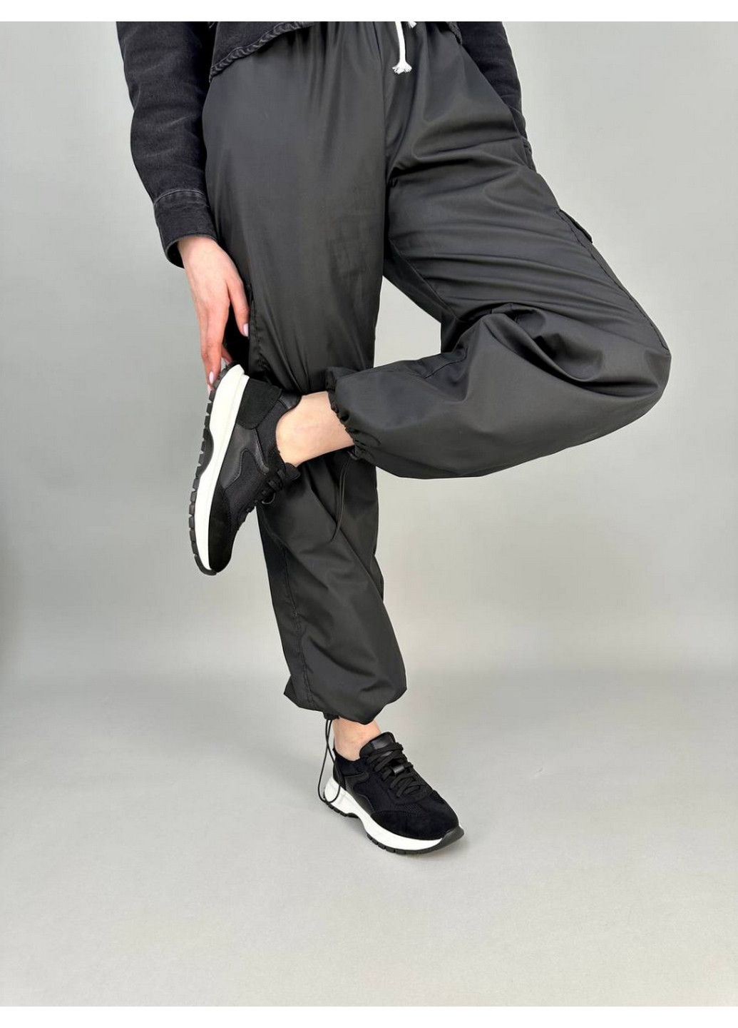 Замшевые женские кроссовки VZUTIK чёрные всесезоны (276983246)