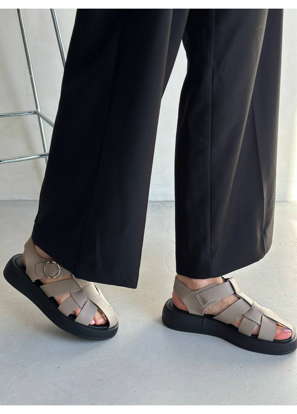 Шкіряні жіночі сандалі VZUTIK (276982157)