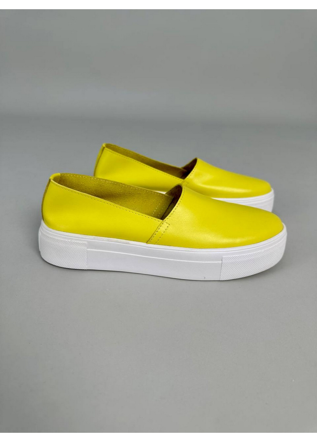 Лиловые кожаные женские слипоны VZUTIK однотонные