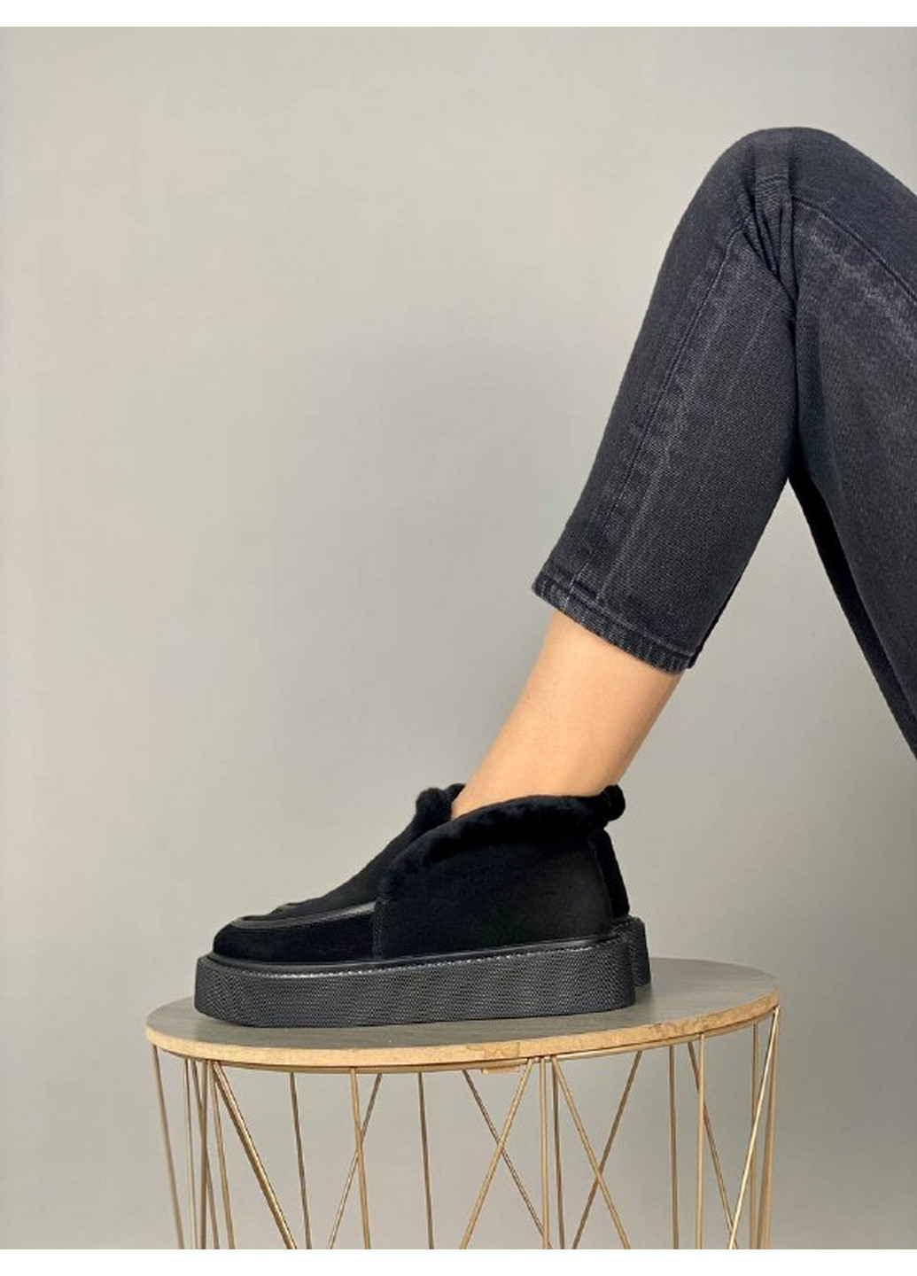 VZUTIK Замшеві жіночі лофери чорний з натуральна замша, україна — (276979331)