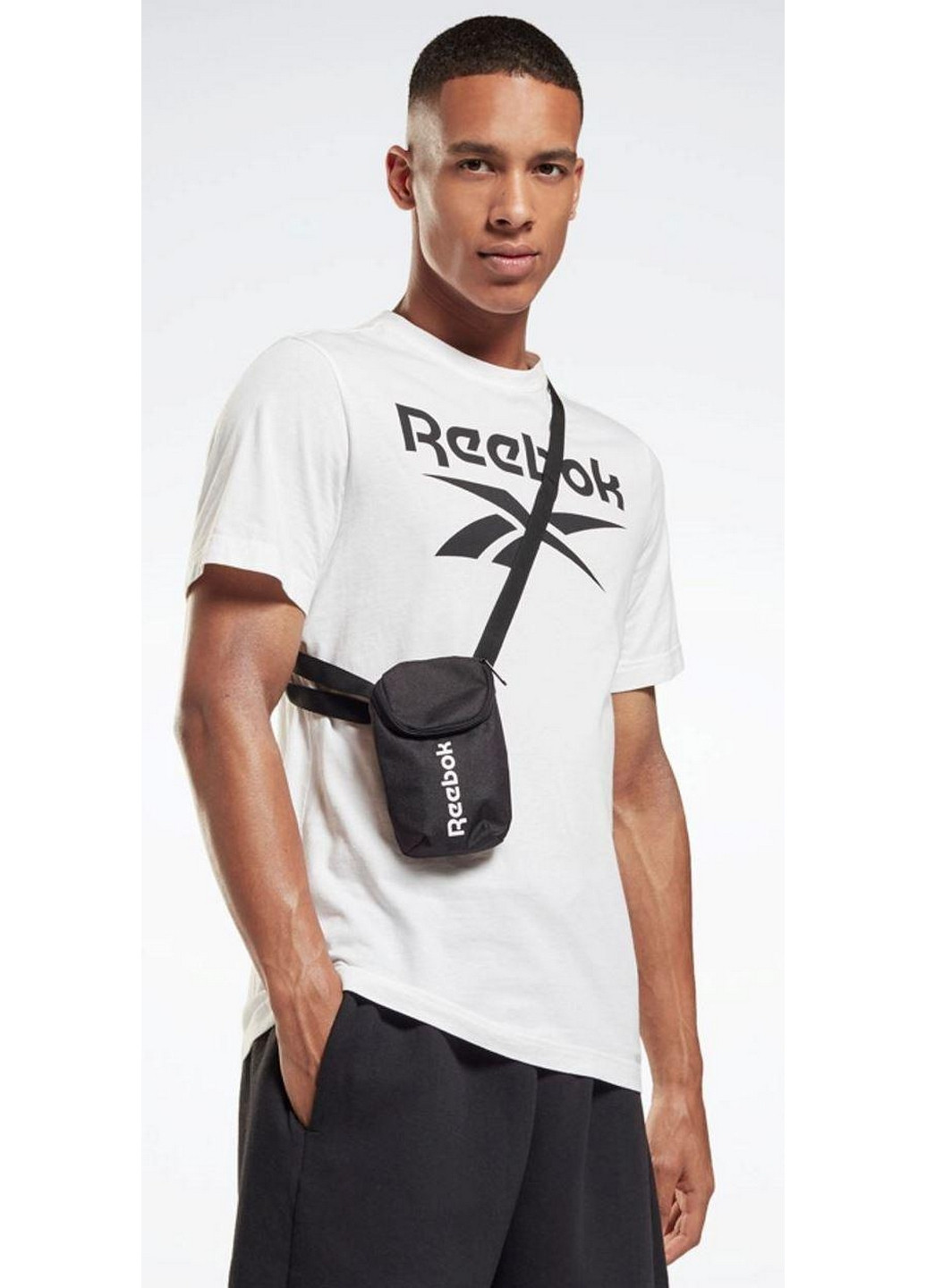 Маленька сумка на плече Act Core Ll City Bag Reebok (276981897)