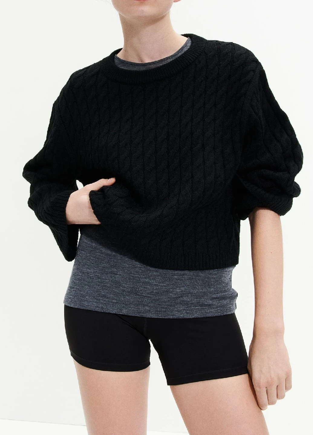 Черный демисезонный свитер H&M