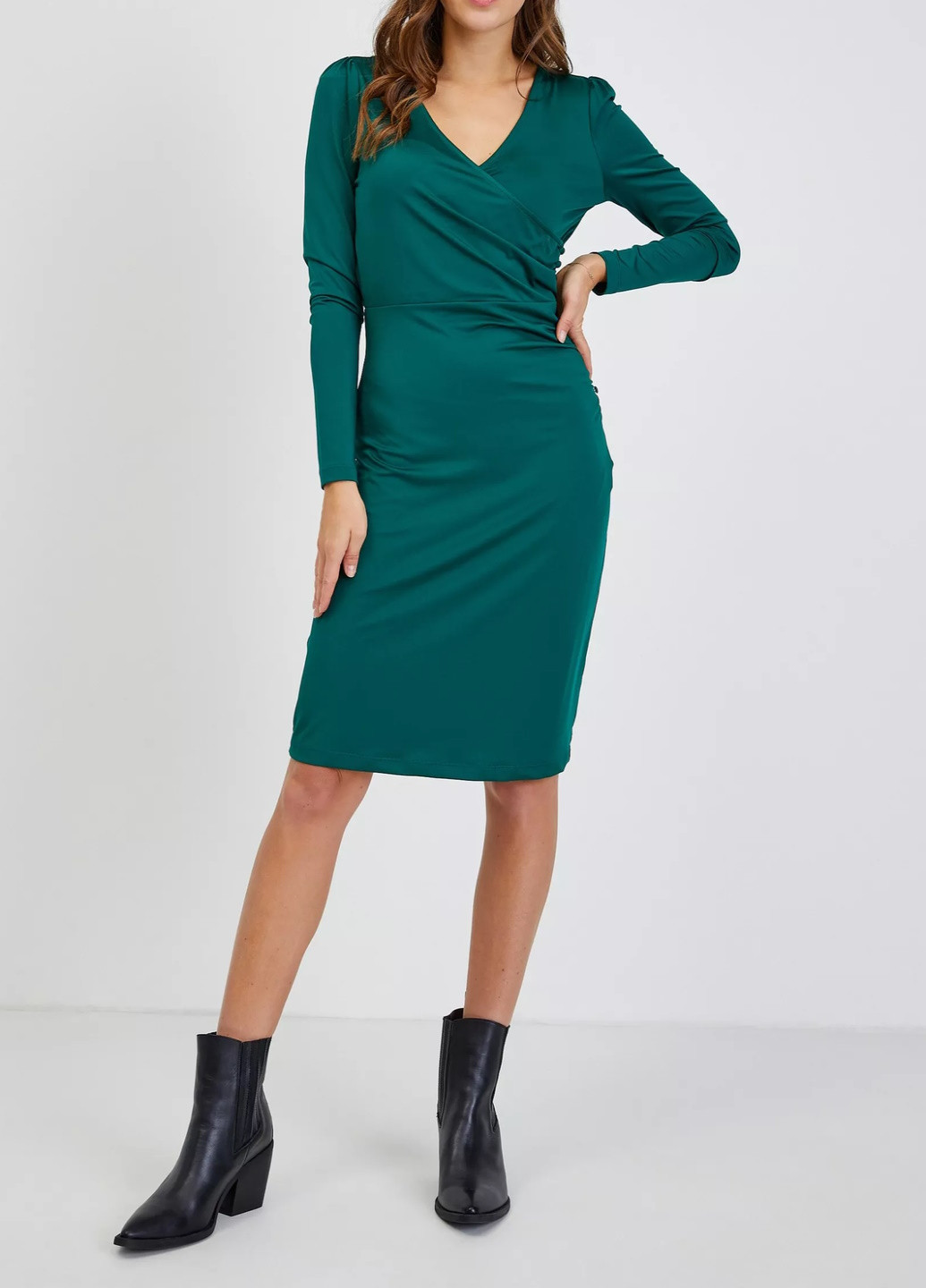 Зеленое деловое платье Orsay однотонное