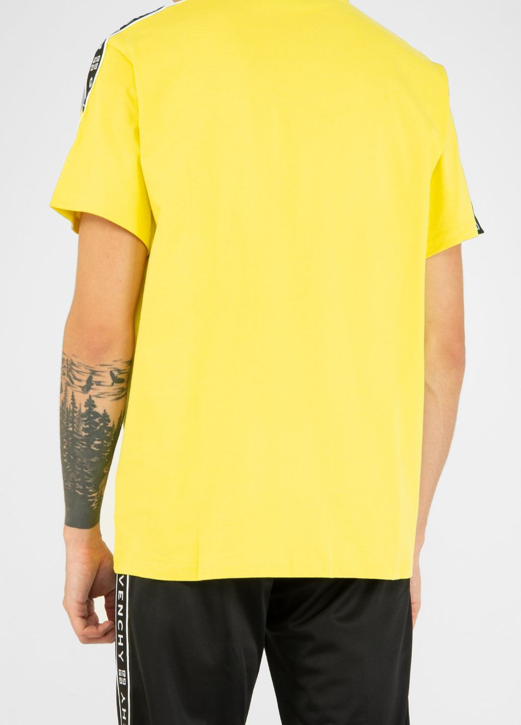 Желтая футболка Givenchy